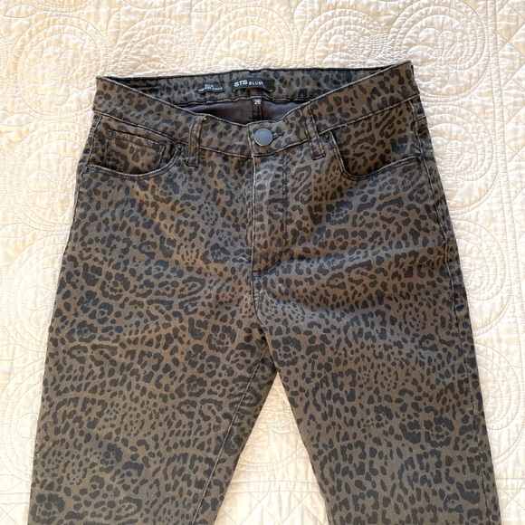 Leopard Print Skinny Jeans - Picture 3 of 4